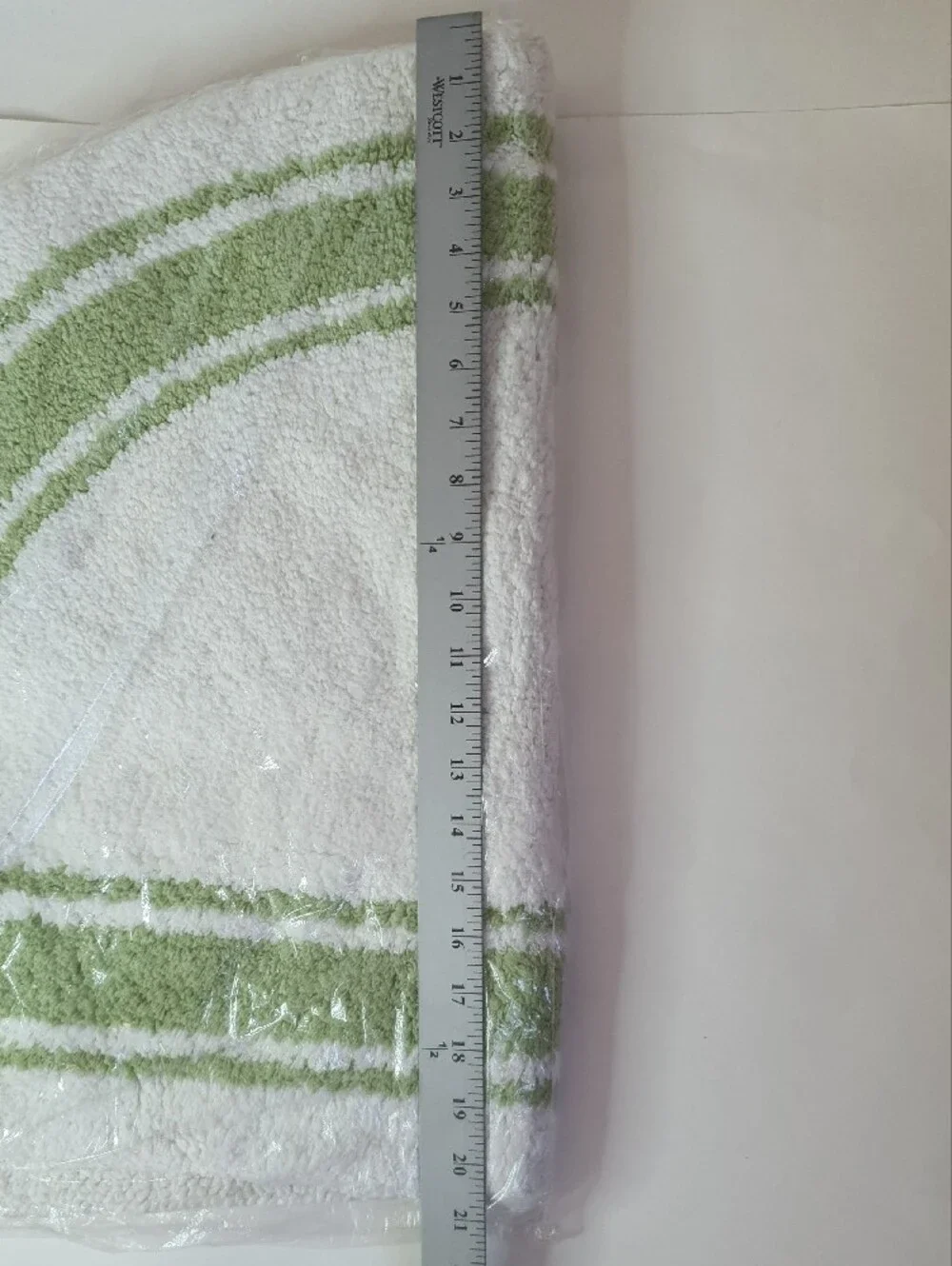 Element Curved Bath Mat NWT - PLUS FREE GIFT